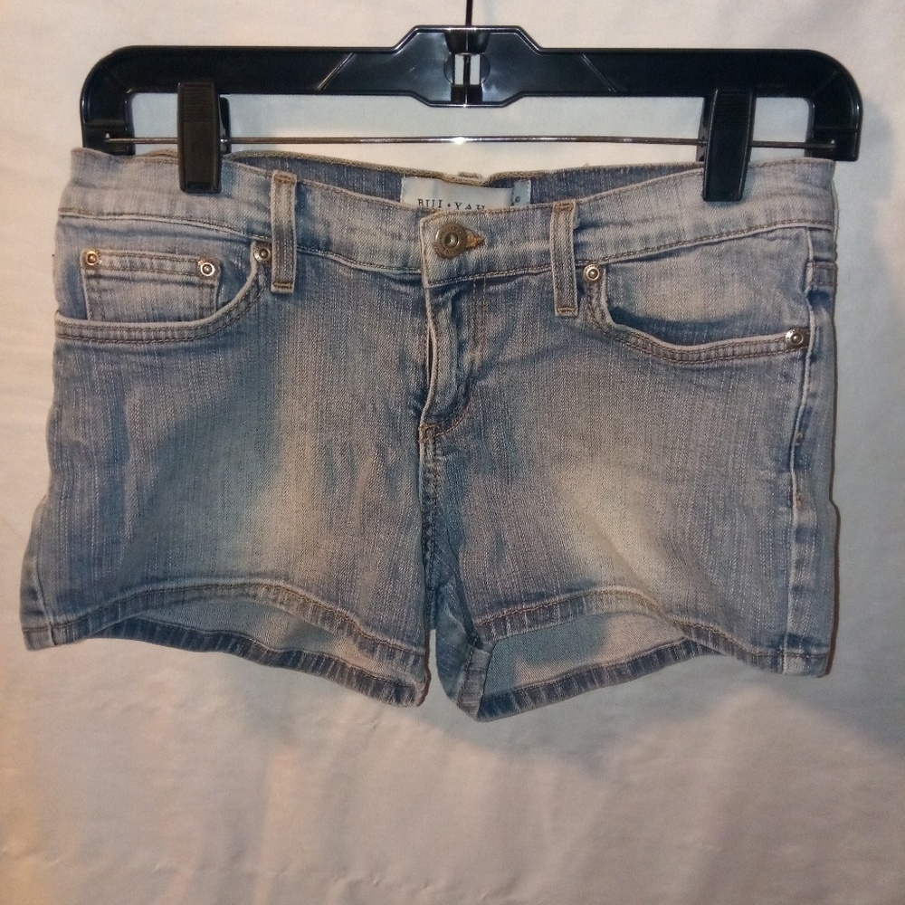 Bui Yah Kah 3 Black Jean Short Shorts